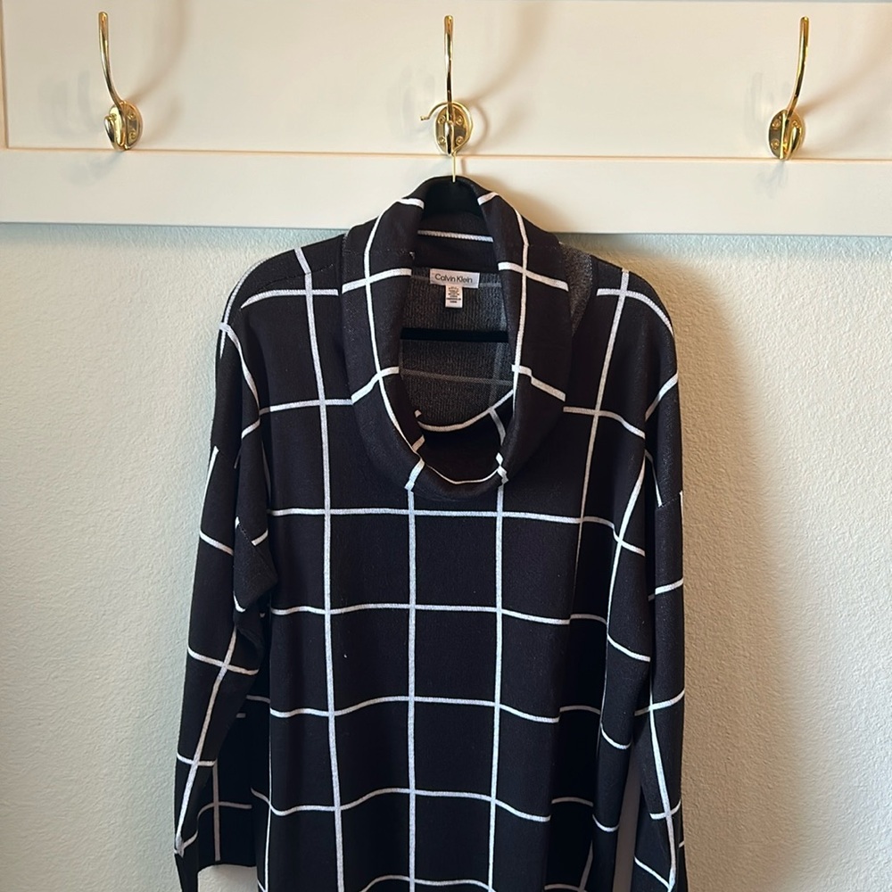 Calvin Klein Cowl Neck Windowpane Sweater Black SIZE XL SOFT AND COMFY!